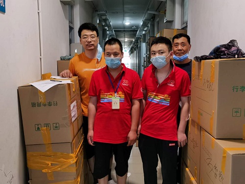 10 罗江、陆超两位老师完成打包.jpg